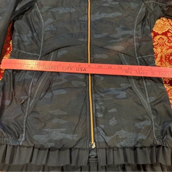 lululemon athletica Navy Camouflage Puffer Jacket - Picture 5 of 6